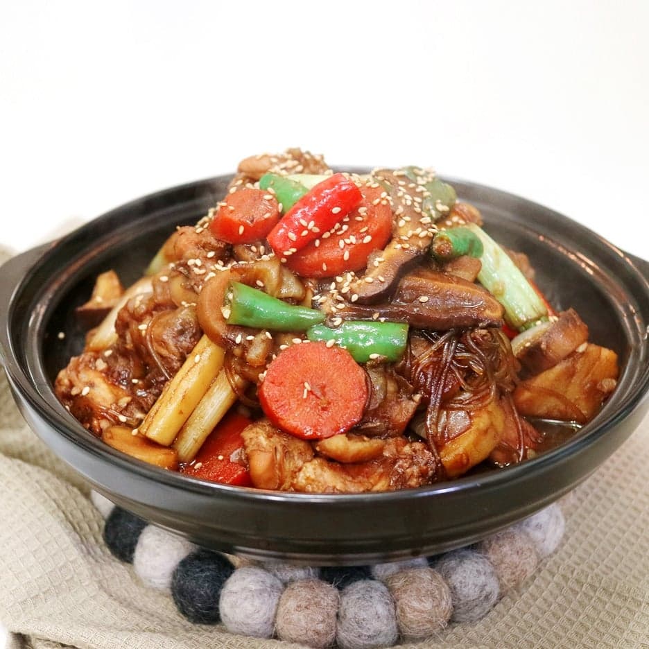 Stir-Fried Noodles with Chicken and Vegetables